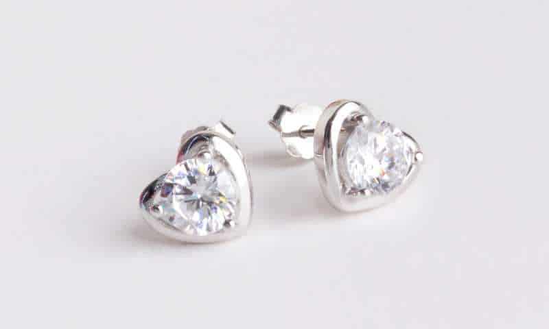 Are Real Diamonds Ever Set In 925 Silver?