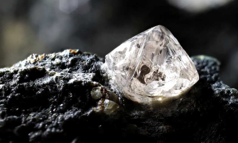 Do Real Diamonds Shine In The Dark?