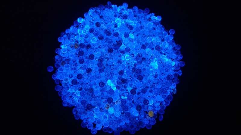 Do Diamonds Glow Under Black Light (UV Light)?