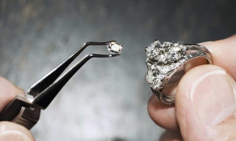 Will Jewelers Replace A Lost Diamond?