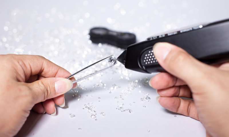 How Does A Diamond Tester Work?