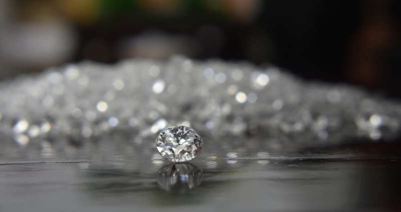 Diamond Refractive Index: Do Diamonds Disappear In Water?