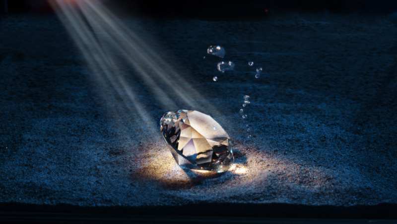 What Light Makes Diamonds Sparkle Most?