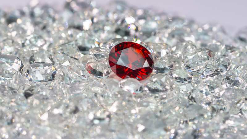 Can I Wear Diamond And Ruby Together?