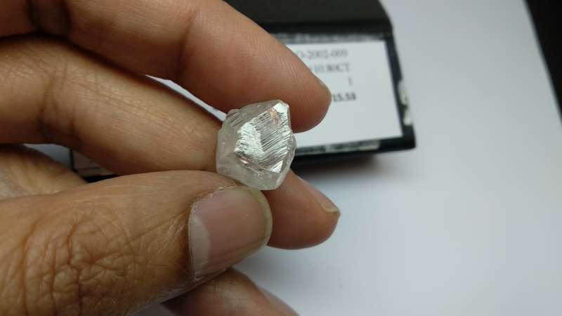 How Can You Tell if an Uncut Diamond Is Real?