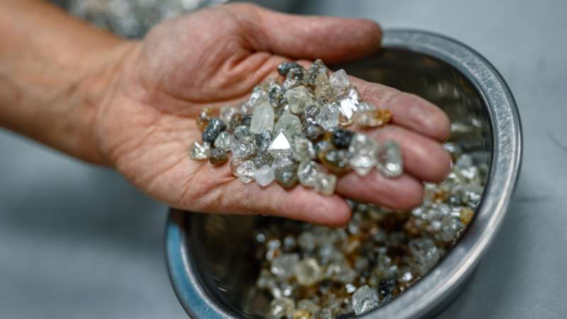 How Much Is a Rough 1-Carat (1ct) Diamond Worth?